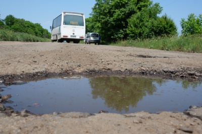 Ремонт дороги на Заставну призупинили через проблеми із фінансуванням (ФОТО)