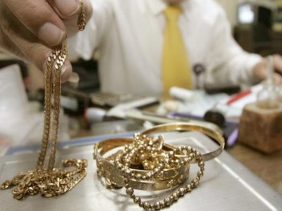 Зловмисник викрав у чернівчанина золоті прикраси на десять тисяч гривень