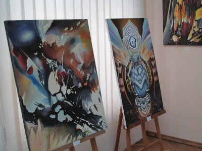 У Чернівцях відкрили виставку художника-абстракціоніста Ласло Чока (ФОТО)