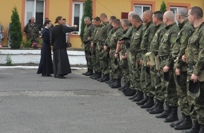 В зону АТО відправили 35 буковинських міліціонерів (ФОТО)