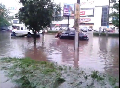 Чернівчани поширюють у соцмережах нові відео повені (відео)