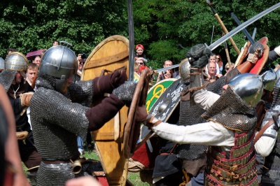 Вікінги у Чернівцях святкували день літнього сонцестояння (ФОТО)