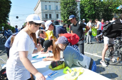 У Чернівцях стартував велопробіг за здоровий спосіб життя (ФОТО)