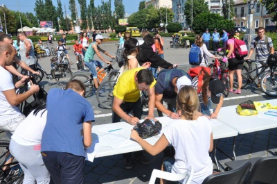 У Чернівцях стартував велопробіг за здоровий спосіб життя (ФОТО)