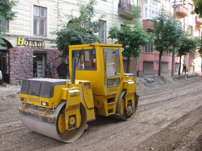 Мерія звітує, що ремонт вулиці Хмельницького йде за планом