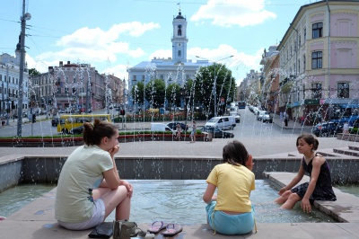 На Петрівку в Чернівцях — тепло і без опадів 