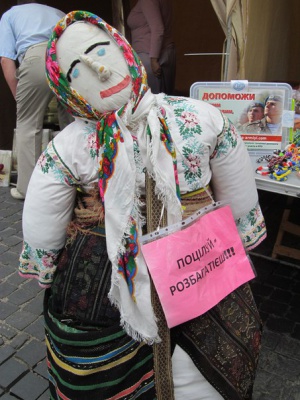 У містечку майстрів на "Петрівському ярмарку" художники продають портрет Кузьми