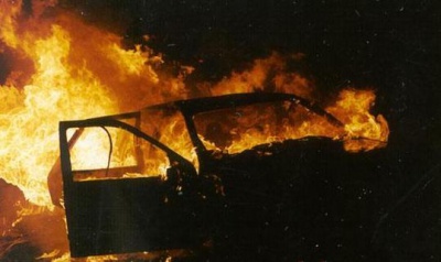 На Прикарпатті спалили два міліцейські авто