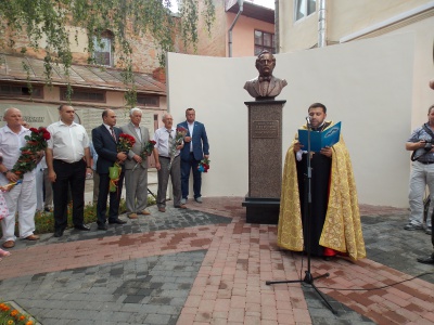 У Чернівцях відкрили пам’ятник першому бургомістру (ФОТО)