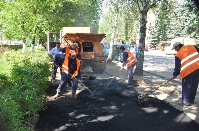 У Чернівцях відремонтують міжбудинкові проїзди на три мільйони