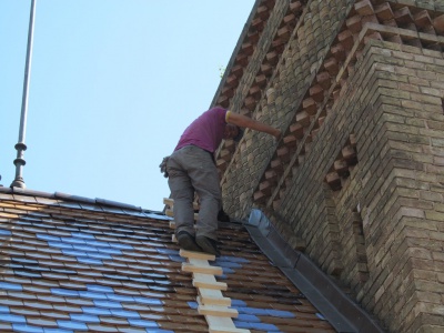 У ЧНУ завершують реставрацію даху центрального корпусу (ФОТО)