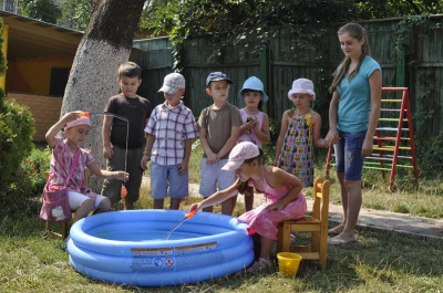 У дитсадках Чернівців встановлюють басейни та парасольки (ФОТО)