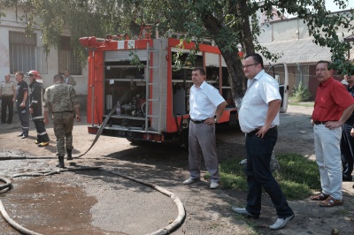 У Чернівцях горіла стара будівля, в якій знаходиться офіс "Свободи"