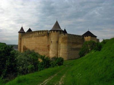 Хотинська фортеця ХІІІ століття в раритетних фотографіях