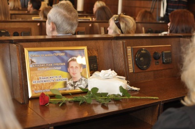 У Чернівцях до Дня Незалежності вшанували пам’ять загиблих бійців АТО та героїв Небесної Сотні