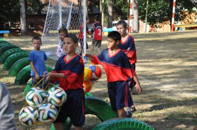 Спортивний майданчик з міні-футбольним полем відкрили в Садгорі