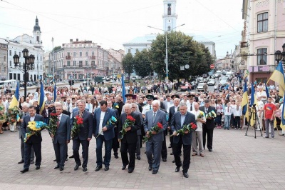 Чернівці відзначають День прапора України (ФОТО)