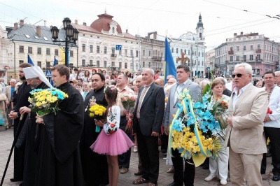 Чернівці відзначають День прапора України (ФОТО)