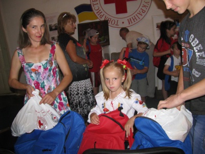 У Чернівцях переселенцям зі Сходу передали допомогу з Польщі