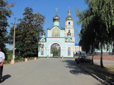 Столичні туристи про монастир у Банченах: «Такої розкоші я ще не бачила» (ФОТО)