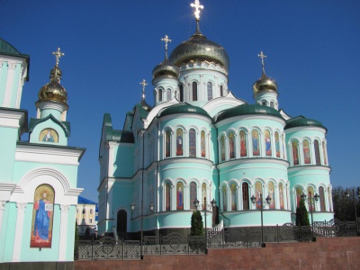 Столичні туристи про монастир у Банченах: «Такої розкоші я ще не бачила» (ФОТО)