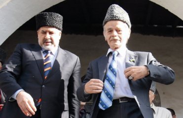 У Криму Джемілєву та Чубарову пригрозили справами у разі блокади півострова У Криму Джемілєву та Чубарову пригрозили справами у разі блокади півострова