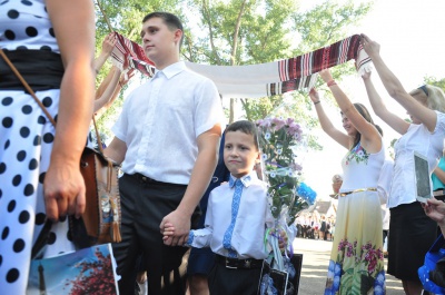 Україна незламна: школярі у Чернівцях провели патріотичний флеш-моб (ФОТО)