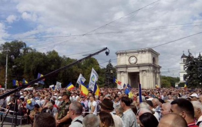 Учасники протесту в Кишиневі вимагають відставки Президента