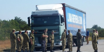 Завантажені фури з окупованого Криму не пускають в Україну