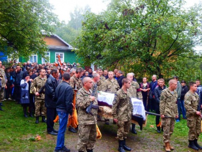 На Вижниччині поховали героя-земляка (ФОТО)