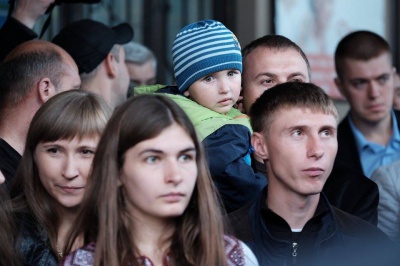 У Чернівцях прем’єр Яценюк відкрив регулярний рейс швидкісного потяга до Львова