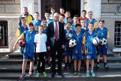 Яценюк відвідав рідну школу в Чернівцях (ФОТО)