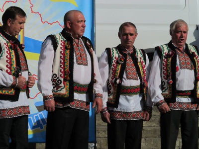 На алеї слави в Чернівцях "загорілися" ще дві зірки