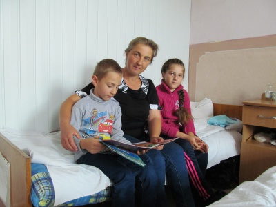 Чим отруїлися діти на Буковині, досліджують у Києві