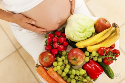 На що впливає їжа, яку їсть вагітна