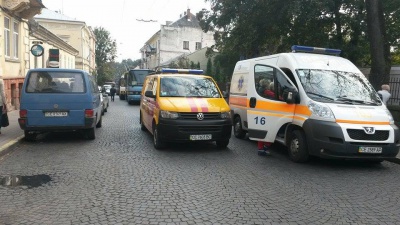 Через замінування ЧНУ на Університетській утворився затор (ФОТО)