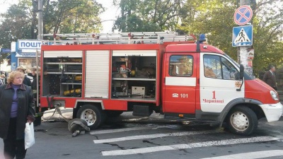 Вибухівки в ЧНУ не знайшли, міліція шукає телефонного "жартівника"