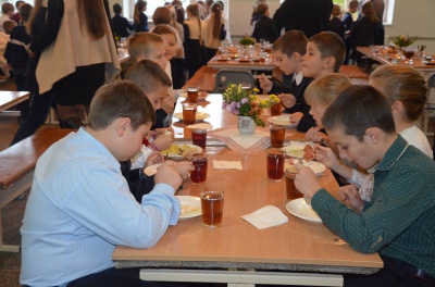 Харчування за системою "шведських столів" запровадили ще в двох чернівецьких школах