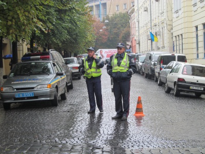 У Чернівцях "замінували" міську виборчу комісію (ФОТО)