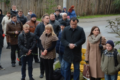 У Чернівцях відкрили пам’ятну дошку Сергію Побережнику, який торік загинув в АТО (ФОТО)