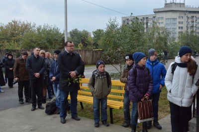 У Чернівцях відкрили пам’ятну дошку Сергію Побережнику, який торік загинув в АТО (ФОТО)