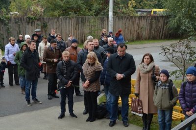 У Чернівцях відкрили пам’ятну дошку Сергію Побережнику, який торік загинув в АТО (ФОТО)