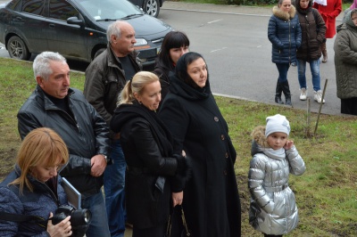 У Чернівцях відкрили пам’ятну дошку Сергію Побережнику, який торік загинув в АТО (ФОТО)