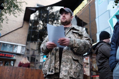 Бійці АТО у Чернівцях перевіряли, чи провезуть їх безкоштовно у маршрутках (ФОТО)