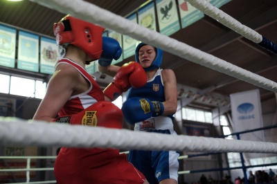 Нещадні дівчачі бої: у Чернівцях триває чемпіонат України з жіночого боксу (ФОТО)