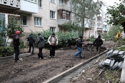 У Чернівцях відремонтують ще 33 міжбудинкових проїзди