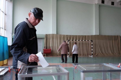 Станом на 12.00 у Чернівцях проголосувало менше 10 відсотків виборців