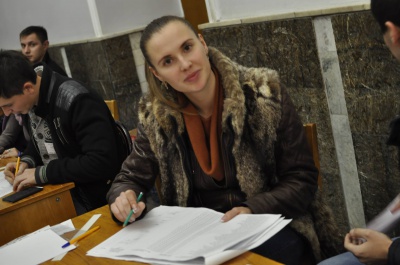 На дільниці у центрі Чернівців проголосувало менше половини виборців (ФОТО)