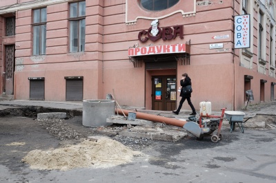 Вулицю Хмельницького в Чернівцях заасфальтували (ФОТО)