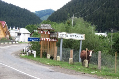 На Буковині секретарку сільради нагородив парламент